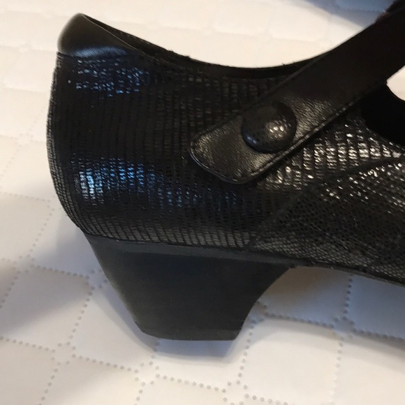 Aravon NWOT, Portia black dress shoes, 8.5… - Picture 5 of 9